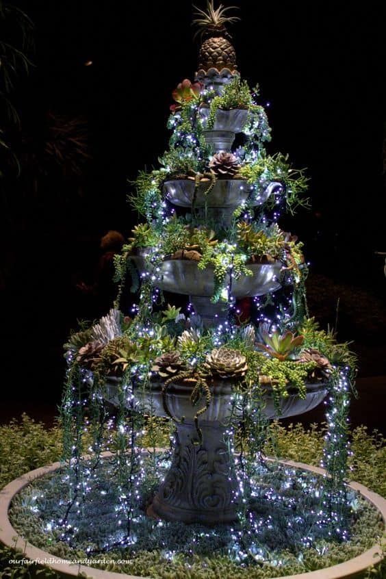 christmas-fountain-decoration