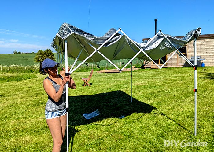 MasterCanopy-Durable-Ez-Pop-up-Gazebo-Review-assembly