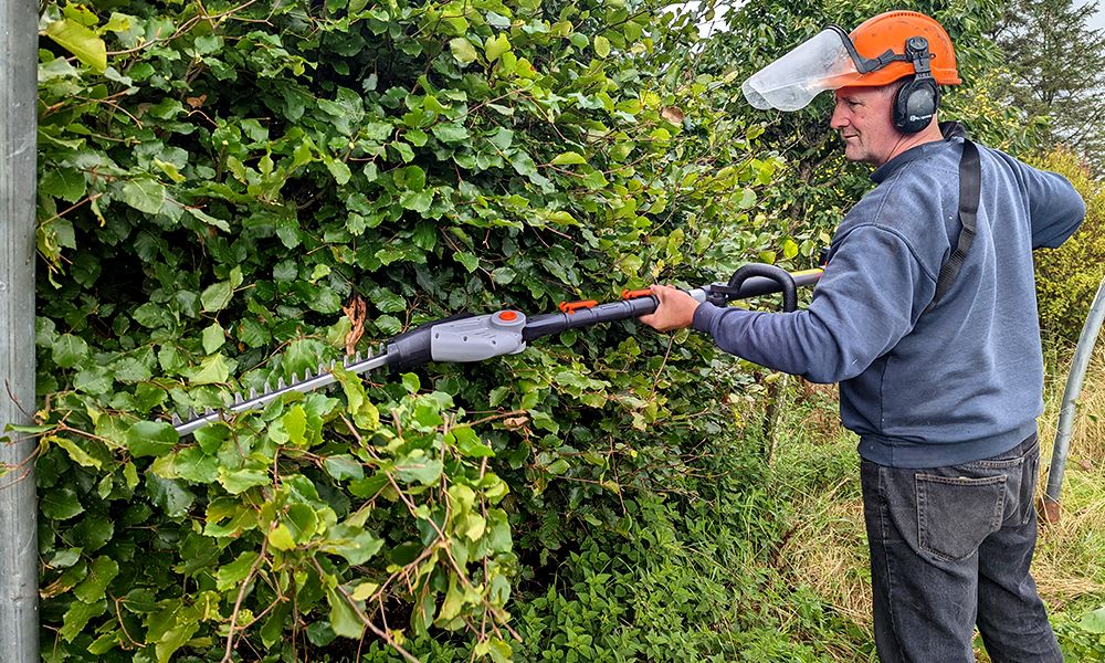 VonHaus-Cordless-Telescopic-Hedge-Trimmer-Review